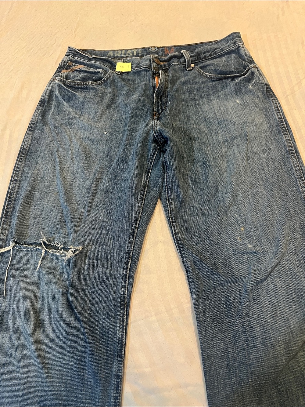 Ariat M-class Men's Relaxed Distressed Indigo Jeans